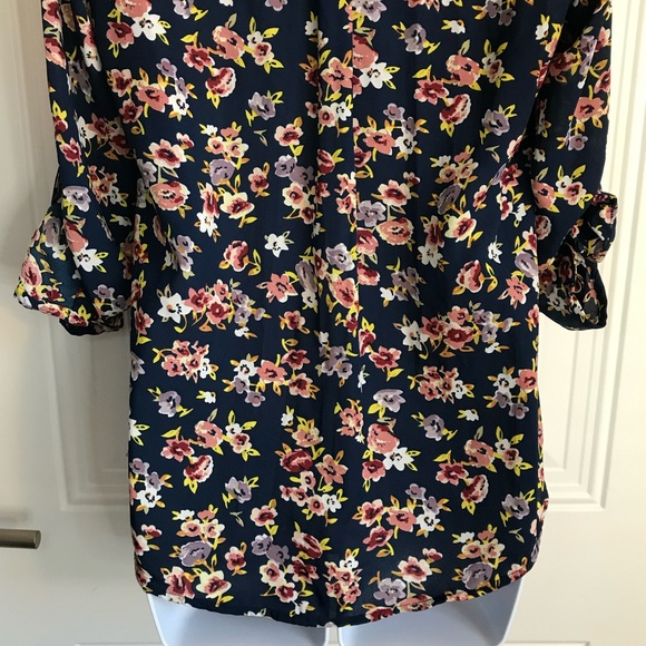 🔴 4/$15 EXPRESS Women’s S Portofino Slim Multi Floral Print Loop LS Blouse EUC - Picture 14 of 16